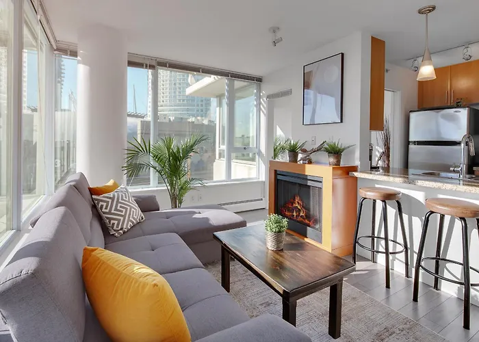 Stylish 2Bd Condo In Downtown With Marina View