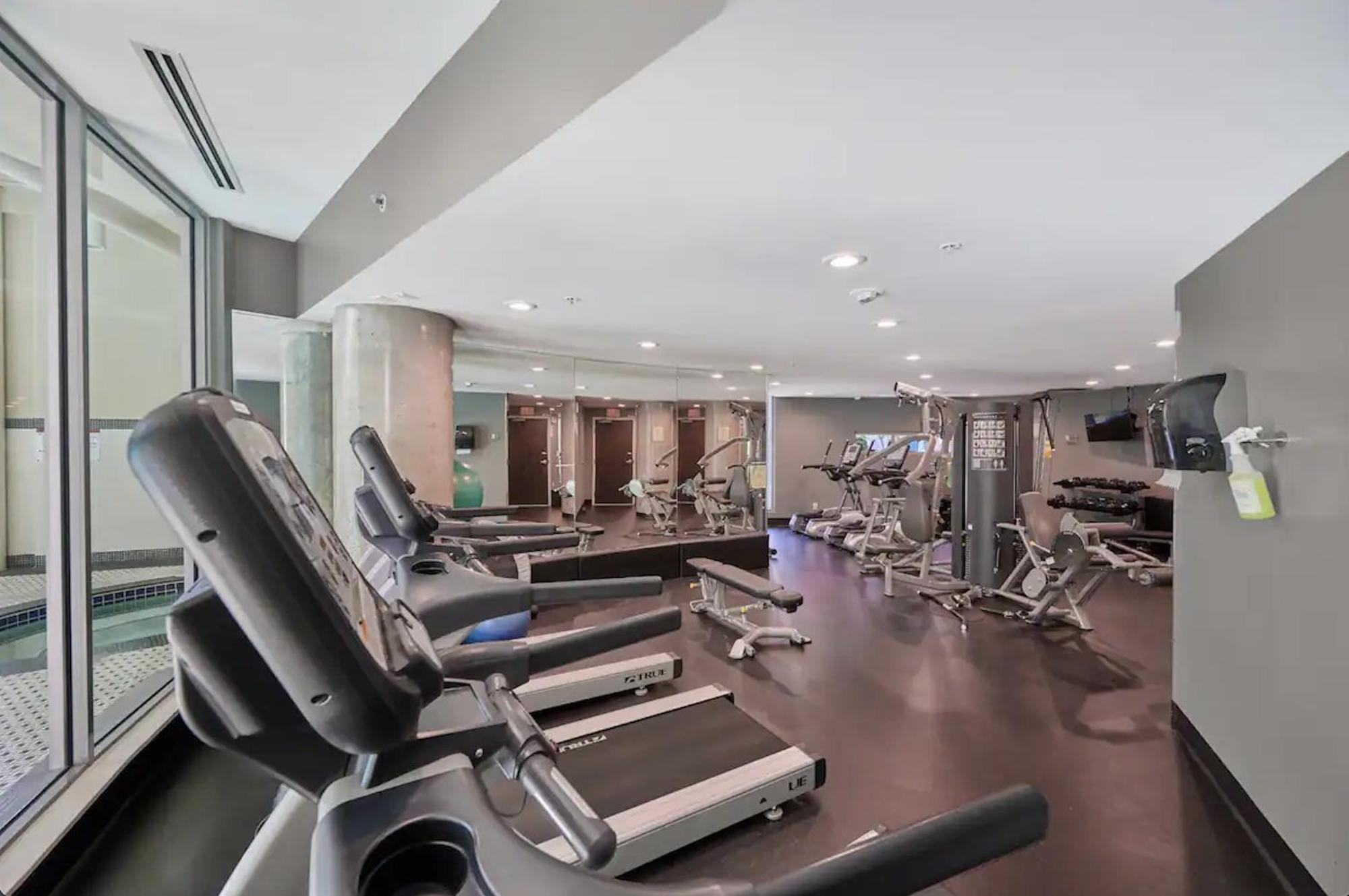 Stylish 2bd In Downtown With Marina View Appartement *